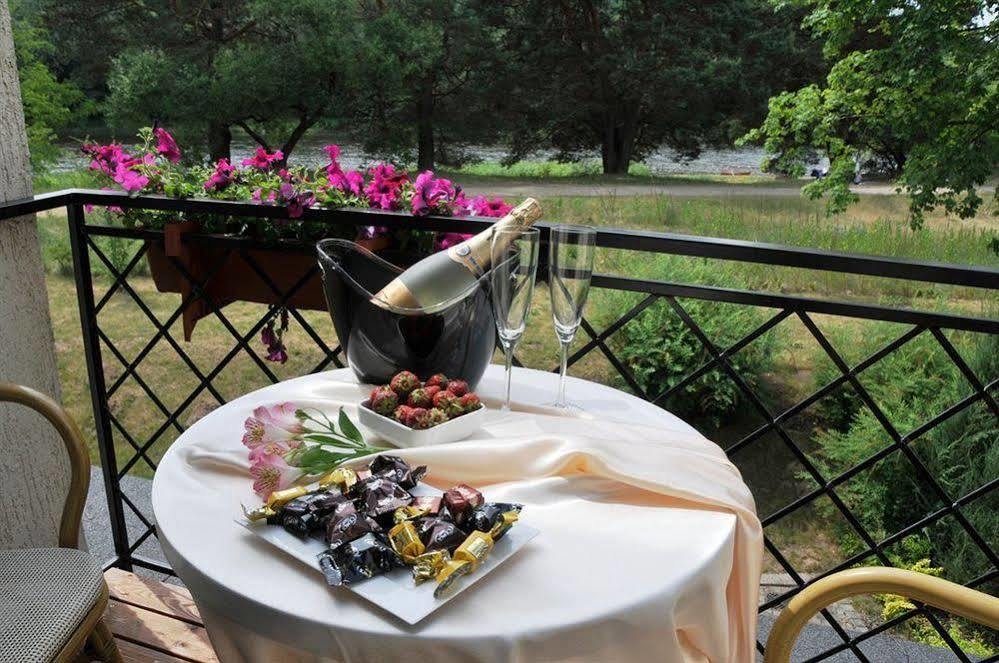 Park Villa Hotel VNO Kültér fotó