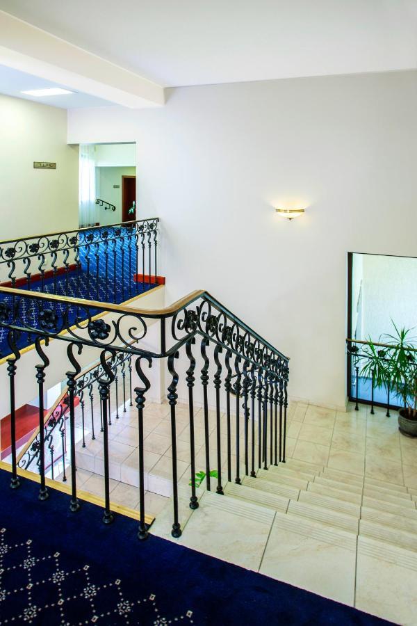 Park Villa Hotel VNO Kültér fotó